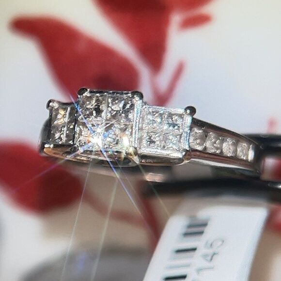 1 Carat Past, Present, Future 14k Diamond Ring - Picture 3 of 9